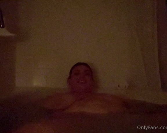 BBW Chloe aka bbwchloe - 02-01-2024 OnlyFans Video - Playing in the tub