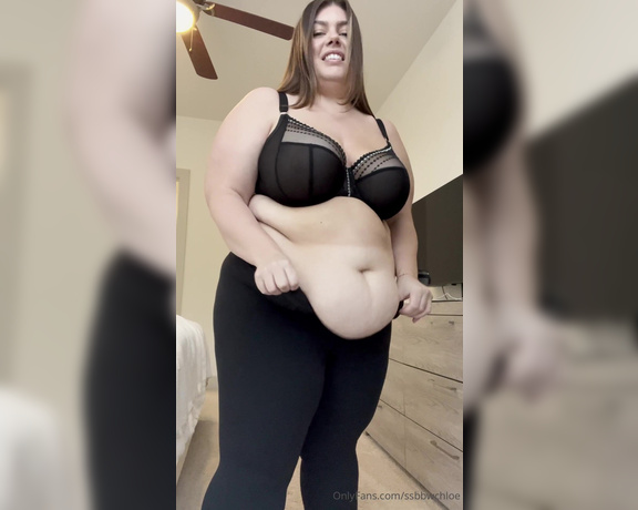 BBW Chloe aka bbwchloe - 11-01-2023 OnlyFans Video - Muffin top and a big belly stuffed into leggings