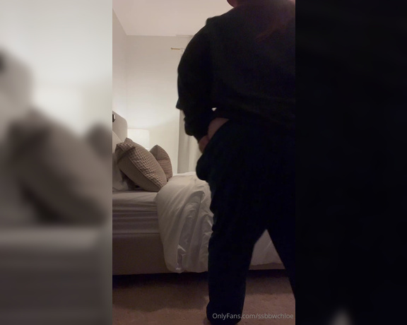 BBW Chloe aka bbwchloe - 12-15-2023 OnlyFans Video - The belly hang between my legs