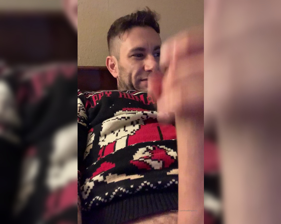 Brad Knight aka bradknightxxx - 12-25-2019 OnlyFans Video - Santa Daddy jerks off for Christmas