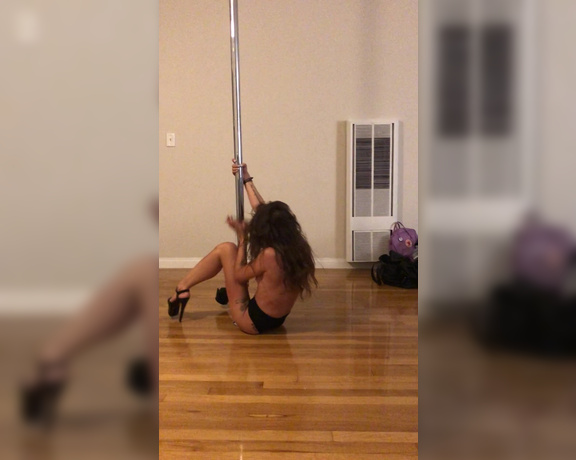 Brad Knight aka bradknightxxx - 08-13-2018 OnlyFans Video - Video Girls on the pole