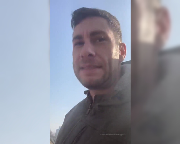 Brad Knight aka bradknightxxx - 02-10-2020 OnlyFans Video - Showing off my ass in public  Doing naked squats on my roof  Monday Update