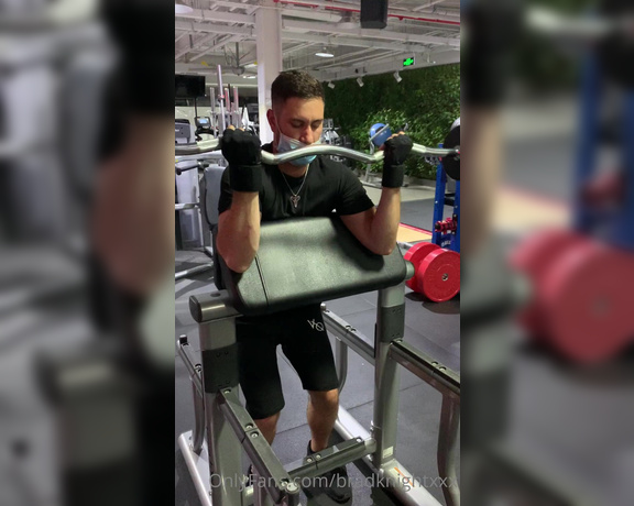 Brad Knight aka bradknightxxx - 07-03-2020 OnlyFans Video - Workout video just for the fans