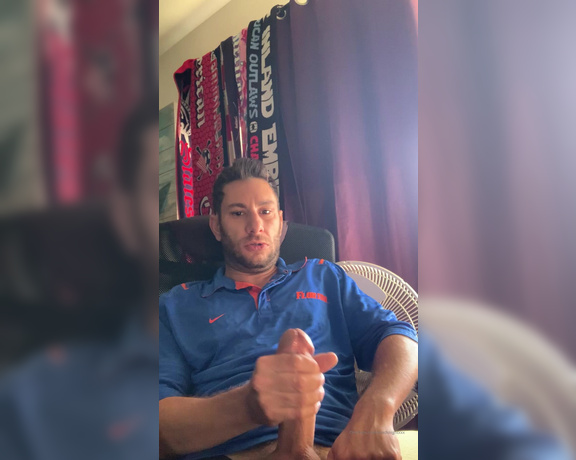 Brad Knight aka bradknightxxx - 10-20-2019 OnlyFans Video - Gettin off in my gator shirt