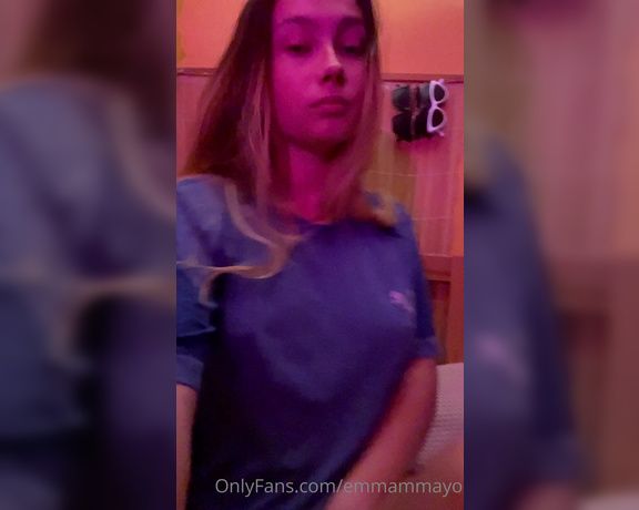 Emma May aka emmammayo - 08-20-2022 OnlyFans Video - My tits are very sensitive and hurting a little daddy, do you think you could help