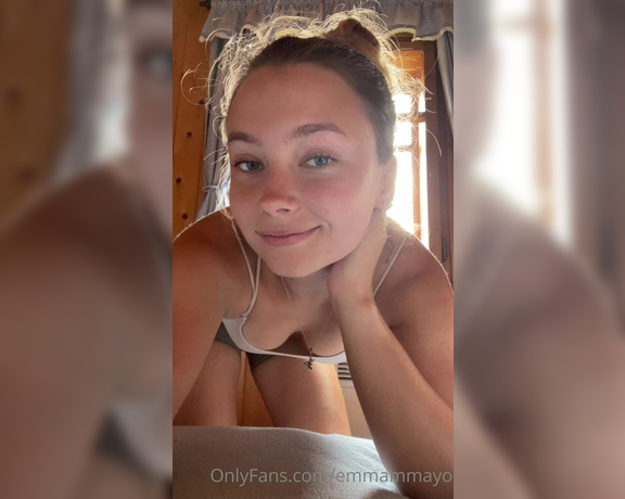 Emma May aka emmammayo - 08-15-2022 OnlyFans Video - Im vacationing with my family at this cute cabin, but that doesnt mean I wont make