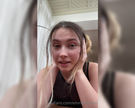 Emma May aka emmammayo - 11-08-2022 OnlyFans Video - Is this slutty enough Do you think the profs will notice me if I flip it