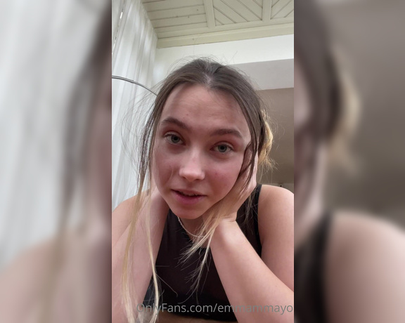 Emma May aka emmammayo - 11-08-2022 OnlyFans Video - Is this slutty enough Do you think the profs will notice me if I flip it