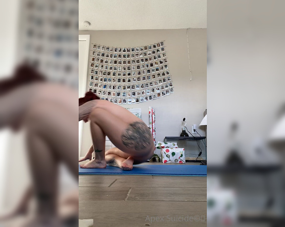 Apex_SG aka apex_sg - 12-22-2020 OnlyFans Video - Stretching in the nude