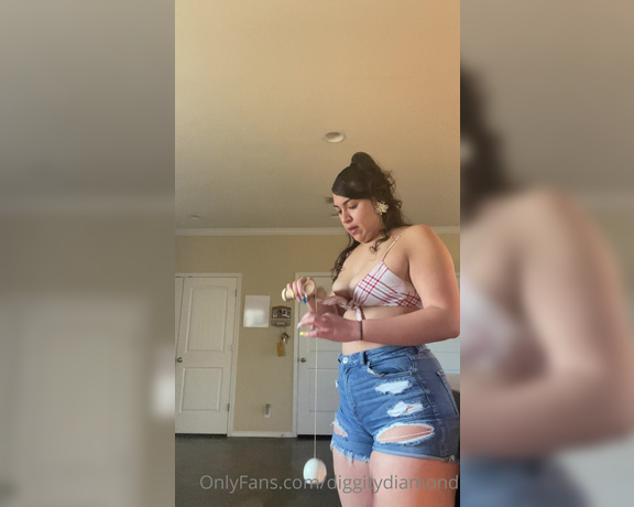 Diggity Diamond aka diggitydiamond - 01-14-2021 OnlyFans Video - Watch me play kendama is this tiny top, want customs Message me what you want in