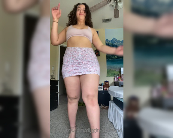 Diggity Diamond aka diggitydiamond - 03-26-2021 OnlyFans Video - Who wants to see me throw ass in this skirt