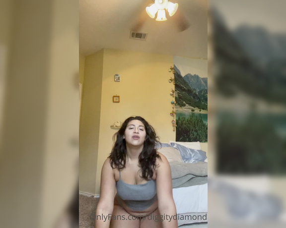 Diggity Diamond aka diggitydiamond - 10-01-2021 OnlyFans Video - Watch me shake my ass in Grey on grey, do u like