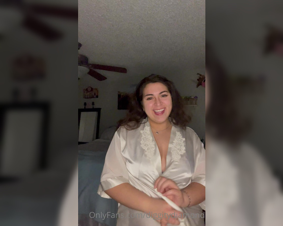 Diggity Diamond aka diggitydiamond - 01-11-2023 OnlyFans Video - take off my robe  Like this post for a special message