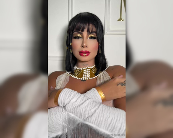 Paola Vega aka paolavegaoficial - 10-23-2024 OnlyFans Video - Tú Cleopatra está muy caliente