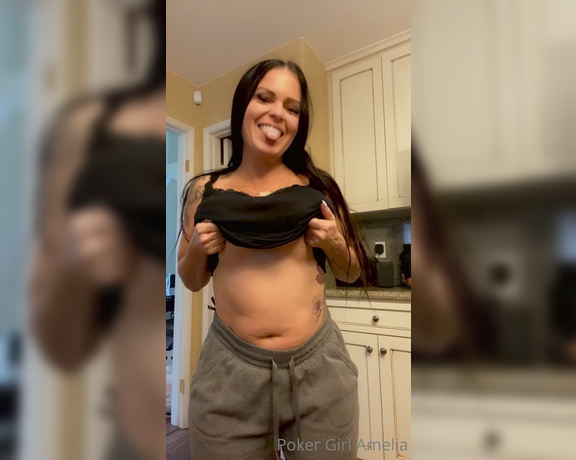 Peachy Queen Amelia aka peachyqueenamelia - 10-18-2021 OnlyFans Video - You know I always have the sexiest panties under my bummy winter clothes its the tease