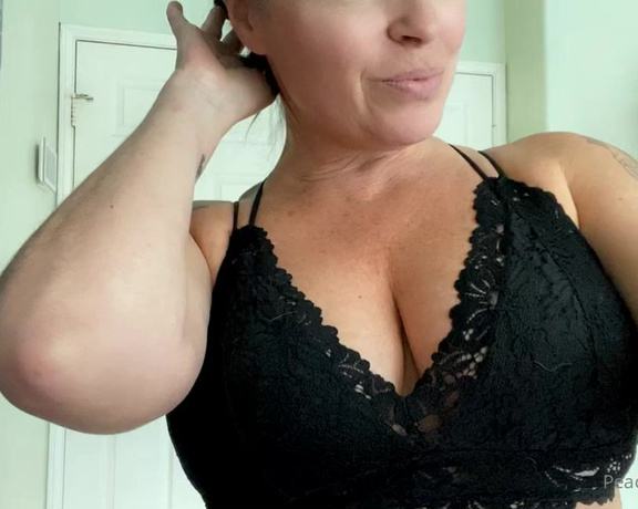 Peachy Queen Amelia aka peachyqueenamelia - 11-22-2021 OnlyFans Video - Leaked peachyqueenamelia 36275