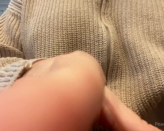 Peachy Queen Amelia aka peachyqueenamelia - 12-28-2021 OnlyFans Video - Titty Tuesday and Im giving you as many sneaky flashes as I can