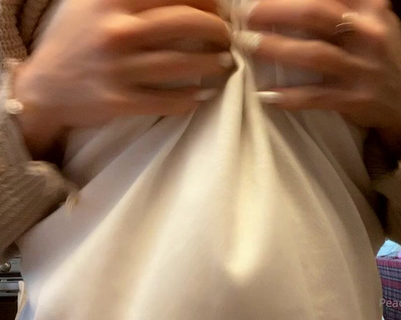 Peachy Queen Amelia aka peachyqueenamelia - 12-28-2021 OnlyFans Video - Titty Tuesday and Im giving you as many sneaky flashes as I can