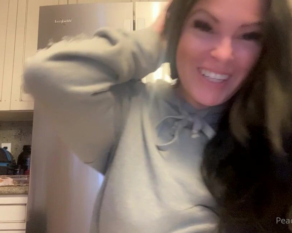 Peachy Queen Amelia aka peachyqueenamelia - 12-30-2021 OnlyFans Video - Good morning message