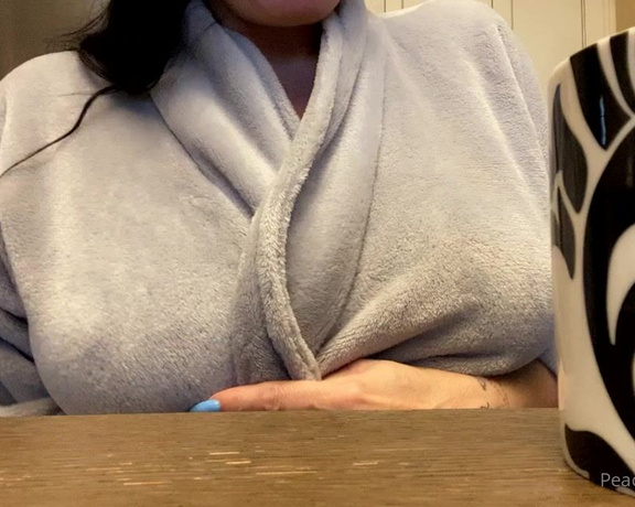 Peachy Queen Amelia aka peachyqueenamelia - 01-28-2022 OnlyFans Video - Happy Friday