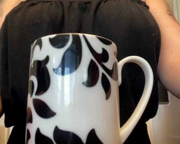 Peachy Queen Amelia aka peachyqueenamelia - 02-15-2022 OnlyFans Video - Its COFFEE TIME Good morning