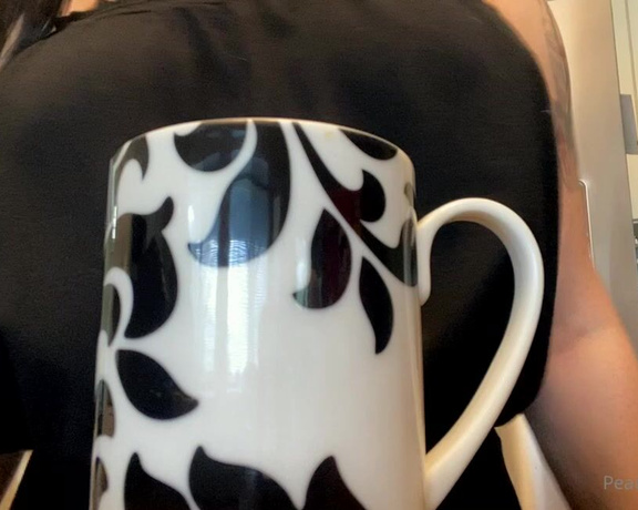 Peachy Queen Amelia aka peachyqueenamelia - 02-15-2022 OnlyFans Video - Its COFFEE TIME Good morning