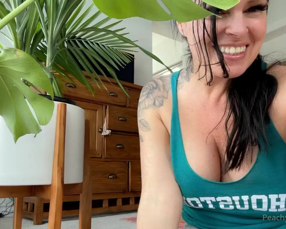 Peachy Queen Amelia aka peachyqueenamelia - 04-11-2023 OnlyFans Video - All day_fkyz