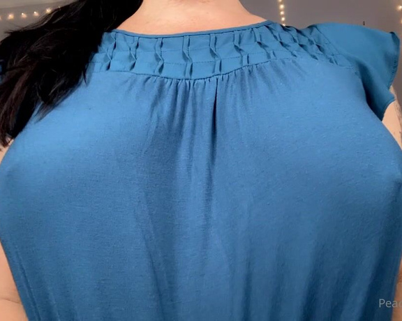 Peachy Queen Amelia aka peachyqueenamelia - 10-13-2022 OnlyFans Video - This is a boob appreciation post_ksw5