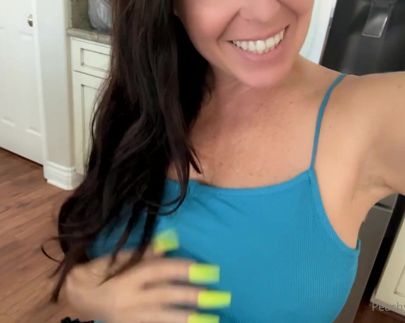 Peachy Queen Amelia aka peachyqueenamelia - 08-13-2023 OnlyFans Video - Good morning  Im off today but will be back tomorrow to answer messages and finish