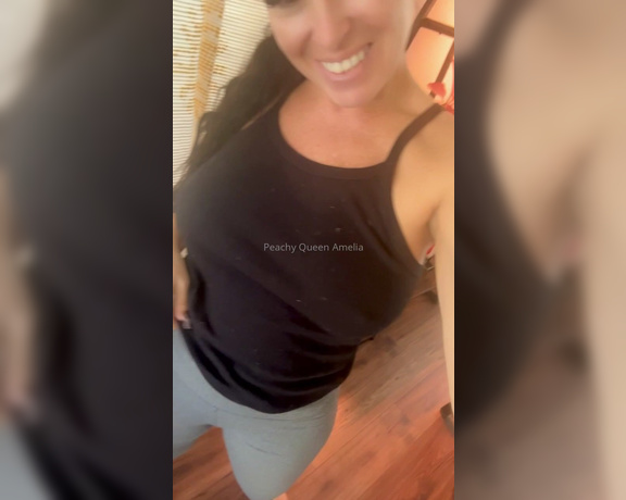 Peachy Queen Amelia aka peachyqueenamelia - 10-24-2024 OnlyFans Video - Good morning  Sweaty after the gym videos but would you mind or would I need