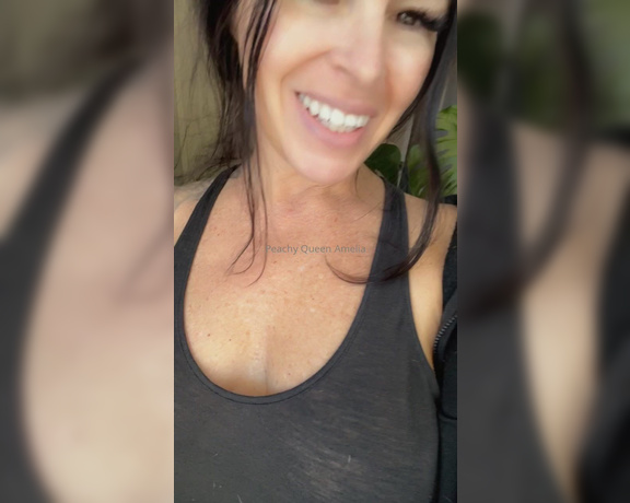 Peachy Queen Amelia aka peachyqueenamelia - 11-17-2024 OnlyFans Video - Happy Sunday Go Chiefs