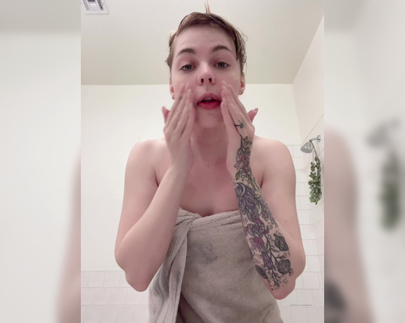 Ashley Tea aka heyashleytea - 03-06-2022 OnlyFans Video - good morning and happy Sunday Kenzie is out grabbing treats for us and Im fresh out