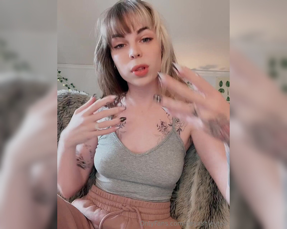 Ashley Tea aka heyashleytea - 02-17-2024 OnlyFans Video - lil feed vlog I love doing these lol I cannot be stopped