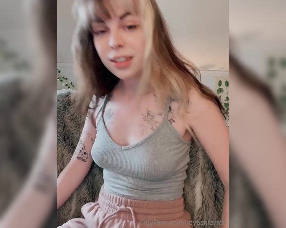 Ashley Tea aka heyashleytea - 02-17-2024 OnlyFans Video - lil feed vlog I love doing these lol I cannot be stopped