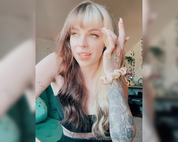 Ashley Tea aka heyashleytea - 02-12-2024 OnlyFans Video - iiiits MONDAAAAY which means I have energy bc I slept a lot the last two days