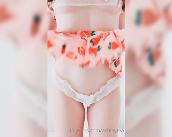 Ashley Tea aka heyashleytea - 05-14-2020 OnlyFans Video - I kinda have a low key thigh fetish