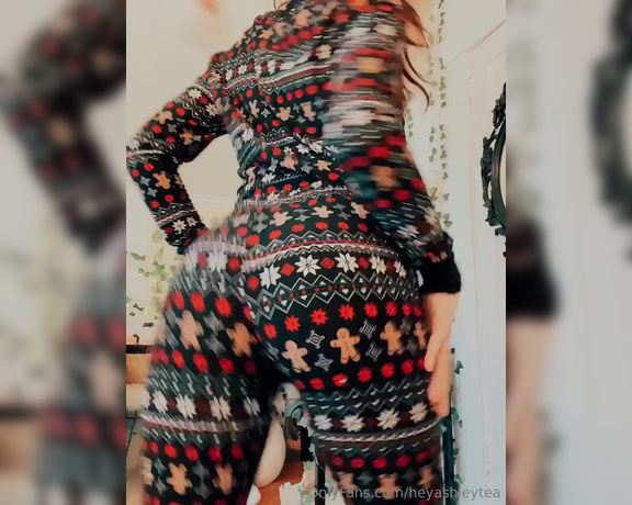 Ashley Tea aka heyashleytea - 12-25-2023 OnlyFans Video - is this even hot I do not care,,, this website should be dumb sometimes and today