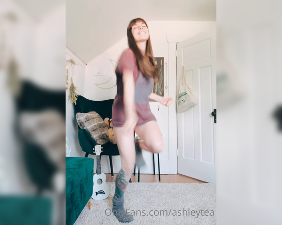 Ashley Tea aka heyashleytea - 06-17-2020 OnlyFans Video - TO BRIGHTEN UR DAY N MAKE YOU SMILE one of my FAVOURITE DJs of all time