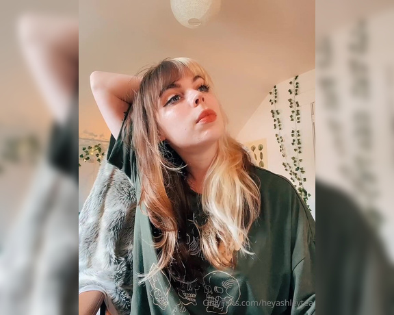 Ashley Tea aka heyashleytea - 07-31-2024 OnlyFans Video - a sprinkling of booty in and around some thoughts lol