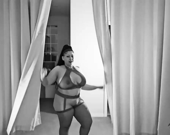 Bull Bang Gang aka bullbang - 11-28-2024 OnlyFans Video - This Latina MILF is all that and then plenty left over I had to have her