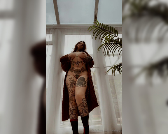 Hayley B aka hayley_b - 07-03-2024 OnlyFans Video - Morning Fckers_bdje