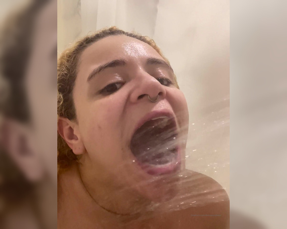 Divine Paradoxxx aka divineparadoxxx - 03-20-2023 OnlyFans Video - Do you prefer showers or baths PSSSS  I have a  solo shower video and