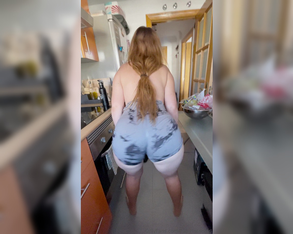 BabySatanGirl aka babysatangirl - 04-28-2024 OnlyFans Video - would you like a twerk in your