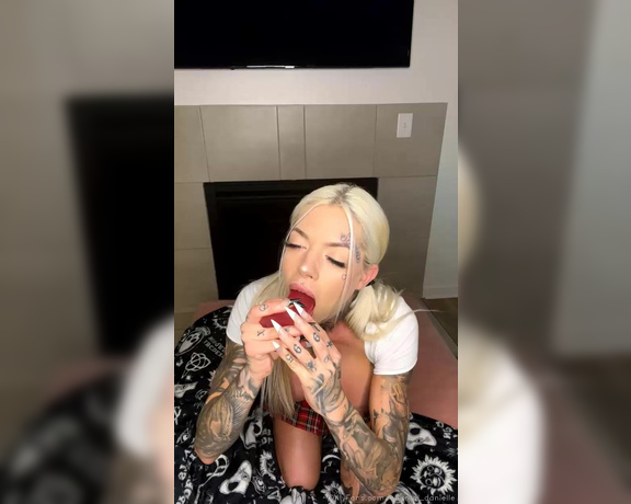 Chantal Danielle aka chantal_danielle - 10-08-2022 OnlyFans Video - Stream started at 10082022 0211 am