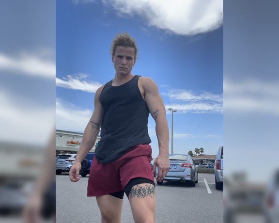 Curlyheadedfck aka curlyheadedfck - 07-26-2023 OnlyFans Video - Unedited parking lot flex