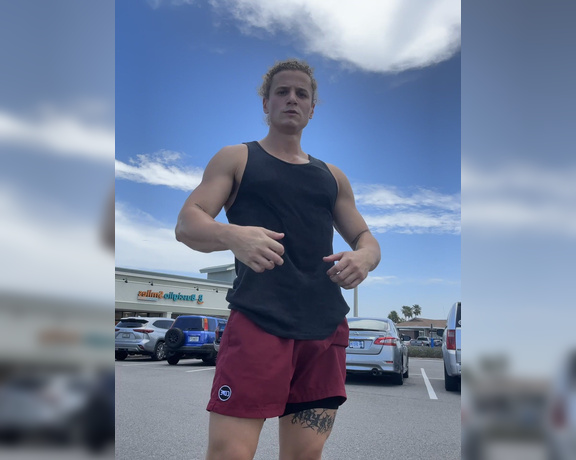 Curlyheadedfck aka curlyheadedfck - 07-26-2023 OnlyFans Video - Unedited parking lot flex