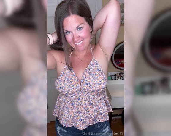 CurvyMama15 aka curvymama15 - 06-22-2024 OnlyFans Video - Happy Friday_05su