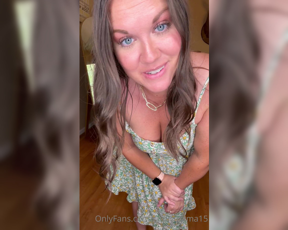 CurvyMama15 aka curvymama15 - 06-16-2023 OnlyFans Video - Happy Friday  Honest opinions