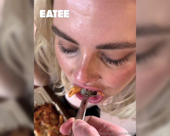 Eatee aka eatee - 05-04-2024 OnlyFans Video - How much do you think I managed to eat of this in one sitting For a