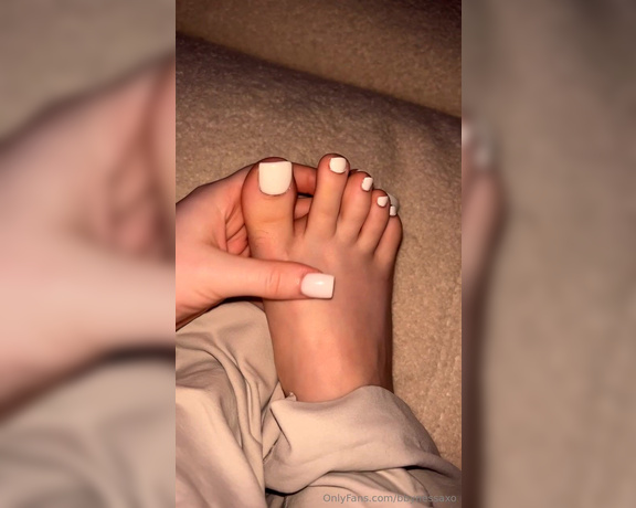 Bbynessaxo aka bbynessaxo - 02-14-2024 OnlyFans Video - For my foot lovers_j0fu